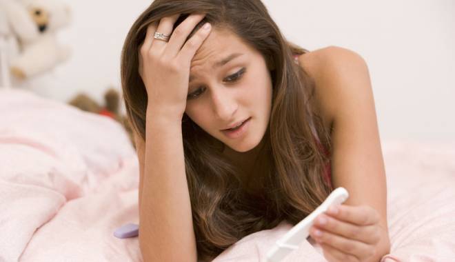 Copiii  care fac copii. Constanța, în topul minorelor care nasc - tineregravide-1438183296.jpg