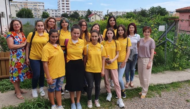 Tinerele din judeţul Constanţa, sprijinite să obţină permisul european de conducere a computerului - tinereledinconstanta-1625772165.jpg