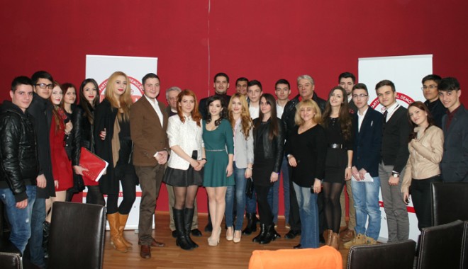 Tineretul Social-Democrat Constanța vine în sprijinul elevilor - tineretulsocialdemocrat4062-1392041799.jpg