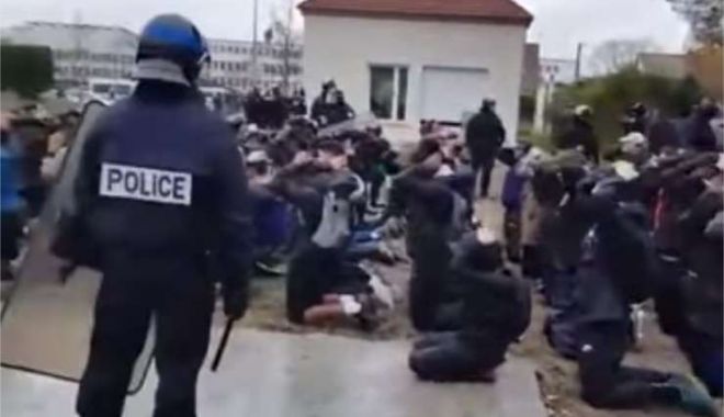 Alertă maximă în Paris, înainte unor noi proteste - tineri-1544248597.jpg