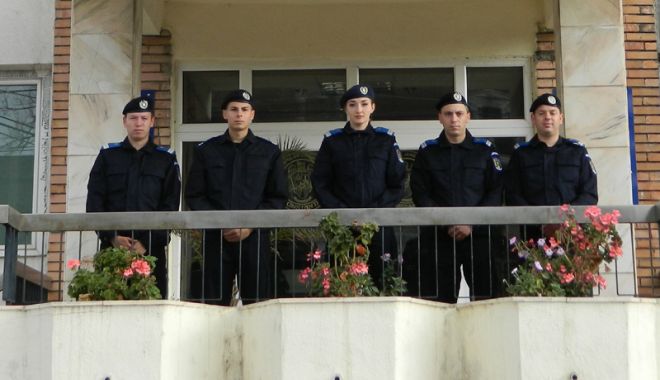 Tineri absolvenți  la Inspectoratul  de Jandarmi Județean Constanța - tineriabsolventi-1541520442.jpg