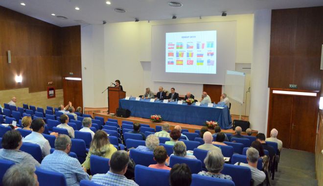 Studenții Universității 