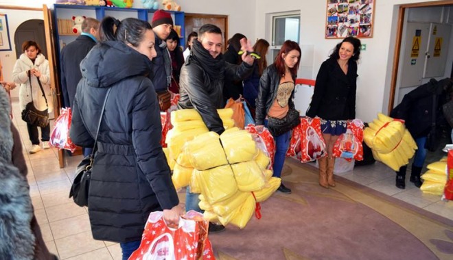Tinerii liberali, mai aproape de copii în preajma sărbătorilor - tineriiliberalimaiaproape-1386613885.jpg