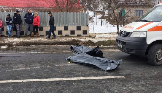 Tineri morți pe șosea, după o depășire în viteză a unei mașini de Armată. Militarii au fost răniți grav - tinerimorti3-1485364526.jpg