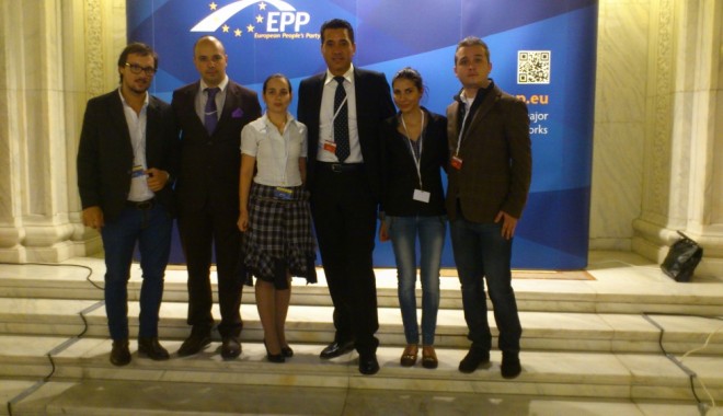Tinerii din PDL Constanța, încântați de Congresul PPE - tineripdlppe1350640422-1350680144.jpg