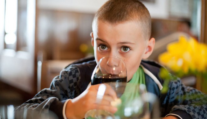 Cum să țineți copiii departe de sucuri carbogazoase - tineticopiiidepartesuc-1400248247.jpg