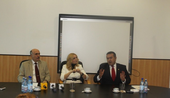 Surprizele Tinimtex: Dana Săvuică, în rol de promotor și participant, și o tombolă pentru vizitatori - tinimtex-1361269824.jpg