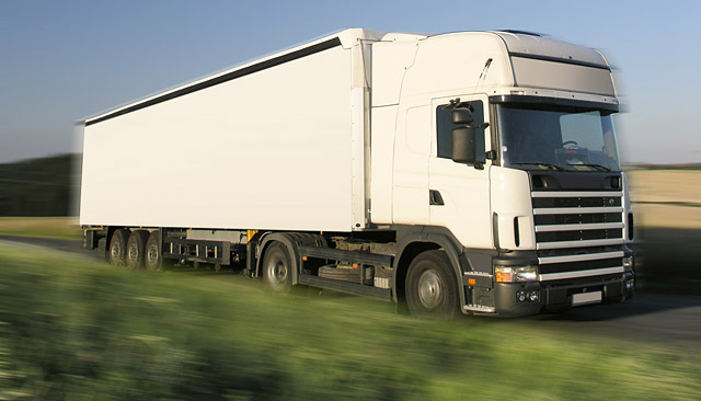 Un TIR înmatriculat în România s-a răsturnat pe o autostradă din nord-vestul Franței - tir-1422116484.jpg
