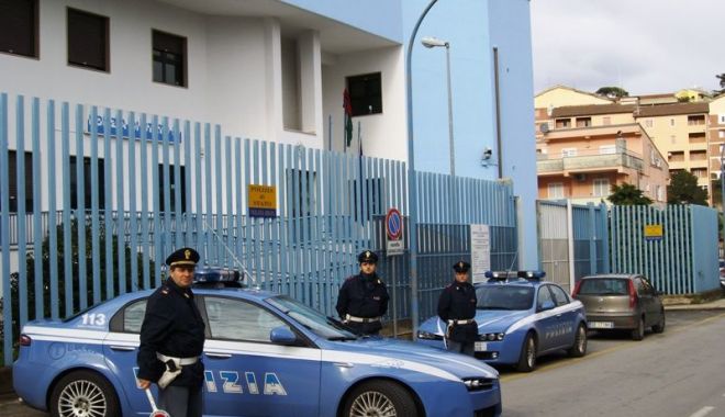 Un român a fost găsit spânzurat în cabina de TIR, într-o parcare din Italia - tir-1528788228.jpg