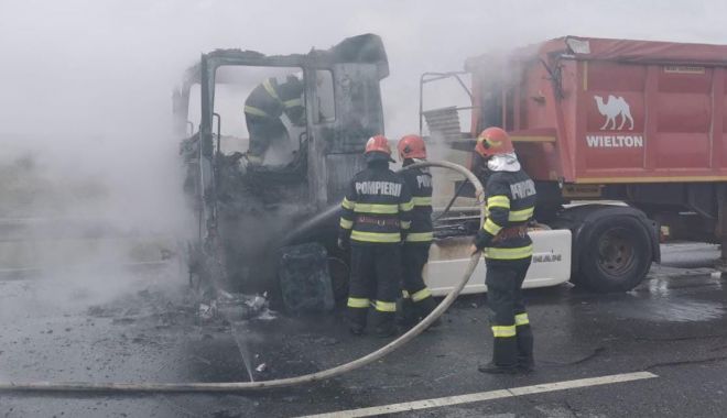 Tir în flăcări, pe autostrada A4. Şoferul s-a salvat - tir-1632311136.jpg