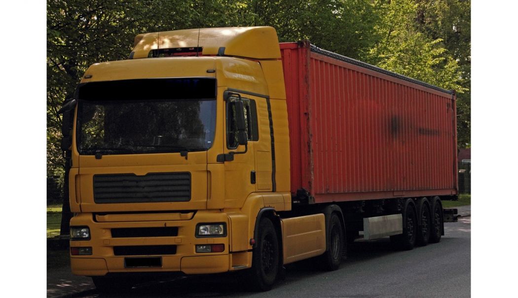 Un TIR ce transporta metal a luat foc în portul Agigea - tir-1717754250.jpg