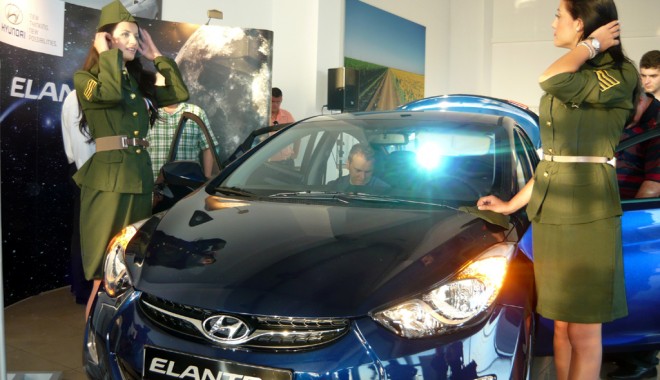 S-a lansat noul Hyundai Elantra! - tiriac-1310910420.jpg