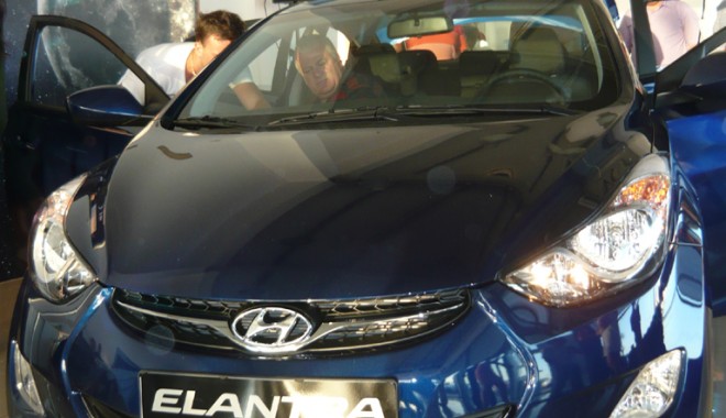 S-a lansat noul Hyundai Elantra! - tiriac2-1310910444.jpg