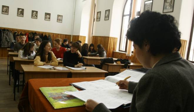 Emoții pentru profesori! Mâine, proba scrisă pentru examenul de titularizare - titularizare1427314436-1436873431.jpg