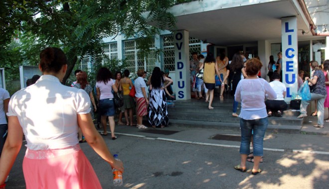 Bătaie mare pe ocuparea catedrelor în învățământul constănțean - titularizare23-1375890304.jpg