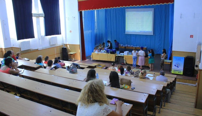 A început concursul de titularizare! Câți candidați se bat pe un loc, la Constanța - titularizare4-1499851402.jpg
