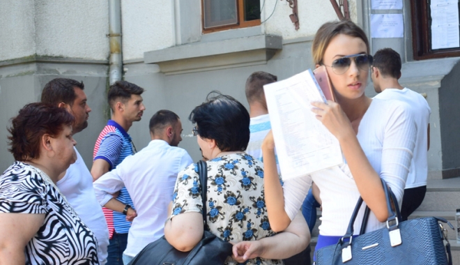 Rușinos! Profesor prins copiind  la titularizare,  alți 93 au ieșit  din examen - titularizareexamenprofesori31-1499875379.jpg