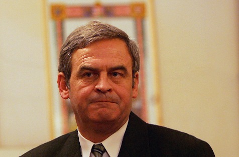 Laszlo Tokes demisionează din UDMR reclamând practica Uniunii bazată pe interese obscure de partid - tokeslaszlo-1331537166.jpg