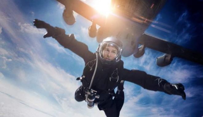 Tom Cruise a sărit de 106 ori din avion pentru scena perfectă - tomcruise-1528195783.jpg