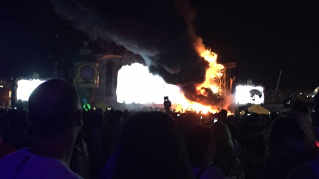 INCENDIU DEVASTATOR! 22.000 de persoane au fost evacuate de la un festival de muzică - tomorrowlandbarcelona60739700-1501400872.jpg