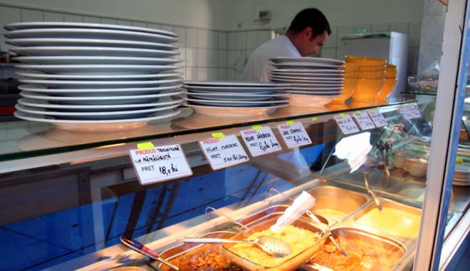 Tone de alimente expirate,  găsite în magazinele constănțene - tonedealimente-1444065062.jpg