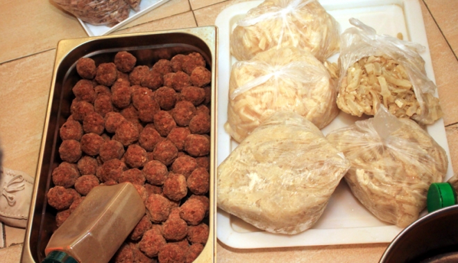 Tone de alimente stricate, retrase din supermarketuri și depozite alimentare - tonedealimente-1479826247.jpg