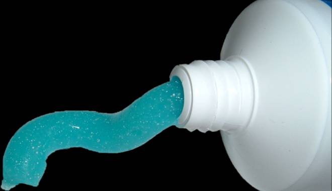 Ce invenție românească a fost premiată peste hotare - toothpaste-1455632690.jpg