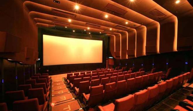 Ochelarii și ceasurile deștepte, interzise în cinematografe - top3filmelacinema-1414764889.jpg