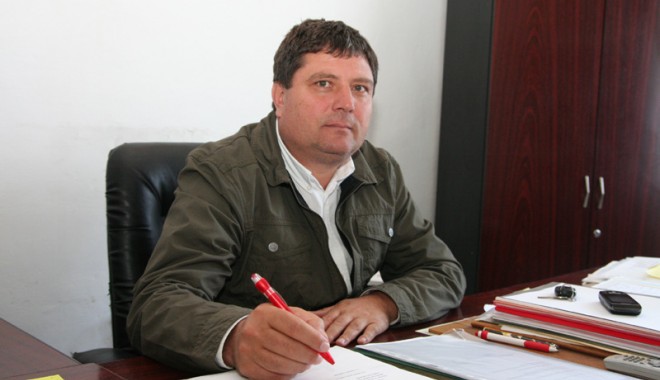 Cât costă utilajele agricole pe care vrea să le cumpere Primăria Topraisar - topraisarprimargheorghestelian7-1316622792.jpg