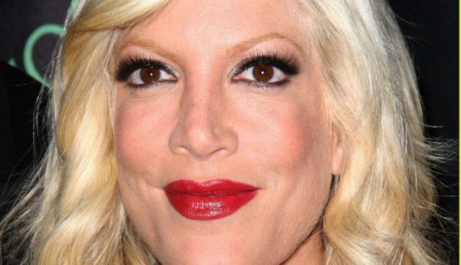 Tori Spelling, operată de urgență din cauza complicațiilor apărute după cezariană - torispelling-1348081571.jpg