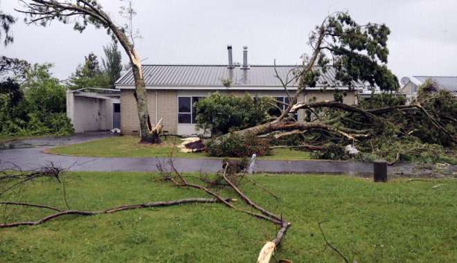 Tornadă devastatoare,  în Noua Zeelandă - tornada-1354797162.jpg