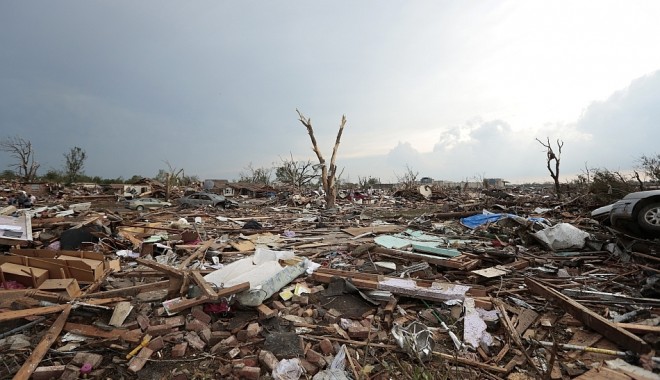 Tornade puternice în statul Oklahoma: Cinci oameni au murit și alți 50 au fost răniți - tornada-1370071748.jpg