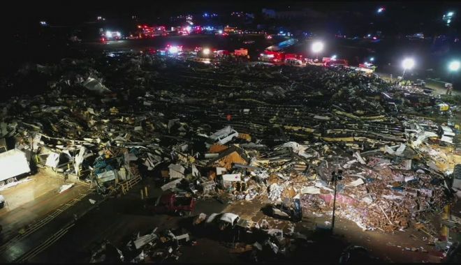Până la 100 de morți în urma tornadelor din SUA. O fabrică s-a prăbușit peste cei 110 muncitori - tornada-1639241704.jpg