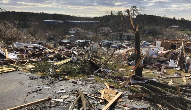 O tornadă a făcut cel puţin şase morţi în Alabama - tornadaalabama-1673626646.jpg
