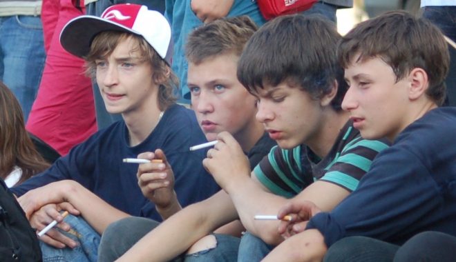 Îngrijorător! Tot mai mulți adolescenți fumători - totmaimultiadolescenti-1497886812.jpg