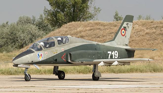 Totul despre avionul românesc IAR - 99 Șoim și producătorul său - totuldespreiar99soim-1446387563.jpg