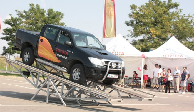Caravana Toyota Experience 2011 a poposit și la Constanța - toyota-1315255681.jpg