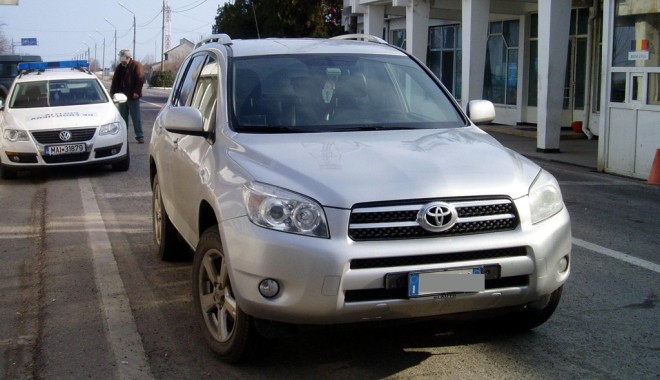 Toyota furată din Italia, găsită la granița cu Bulgaria - toyotagarda1-1361550281.jpg