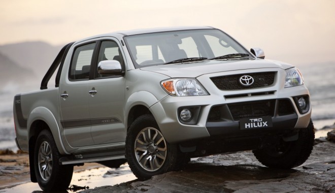 AUTO / Noul model Toyota Hilux 2012 va fi lansat în România în toamna acestui an - toyotatrdhilux4000sl20082-1310560735.jpg