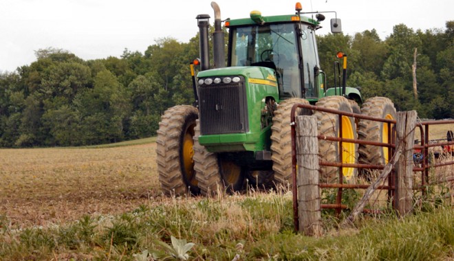 Pârloagele ne vor usca la buzunare - tractor-1320167071.jpg