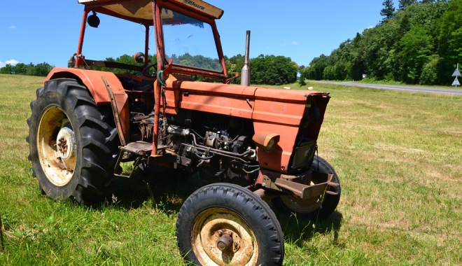 Un copil de trei ani, aflat pe câmp, A FOST ACCIDENTAT MORTAL de un tractor - tractor-1468248958.jpg
