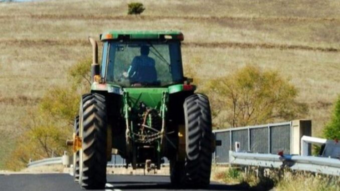 Șoferi prinși conducând fără permis sau sub influența băuturilor alcoolice - tractor678x381-1766575049.webp