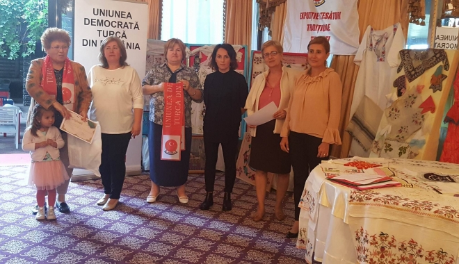 UDTR, expoziție cu țesături pentru păstrarea tradițiilor turcești - traditiiturcesti-1474898450.jpg