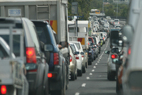 Vești bune pentru șoferi: Limita de viteză ar putea fi ridicată în mai multe localități și pe drumuri europene - trafic-1344946342.jpg