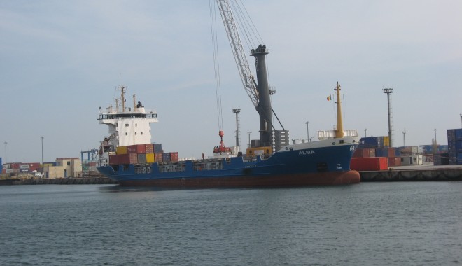 În porturile Constanța, Midia și Mangalia: 21 nave sub operațiuni de încărcare - descărcare - trafic-1399359855.jpg