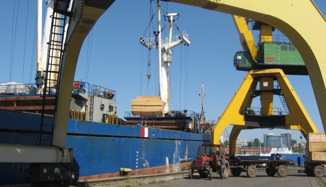 În porturile Constanța, Midia și Mangalia: 25 nave sub operațiuni de încărcare - descărcare - trafic-1401350814.jpg