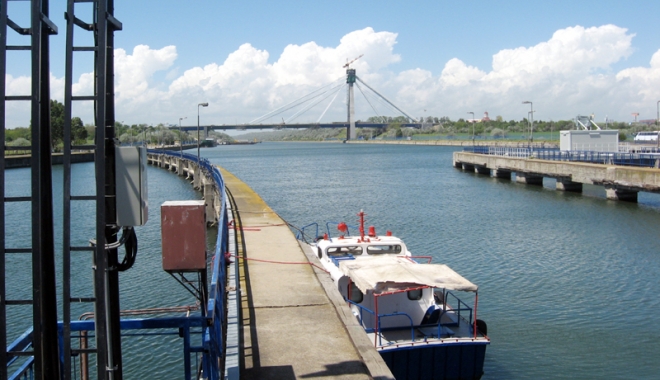 Traficul de mărfuri pe canalele navigabile este în declin - trafic-1459877429.jpg