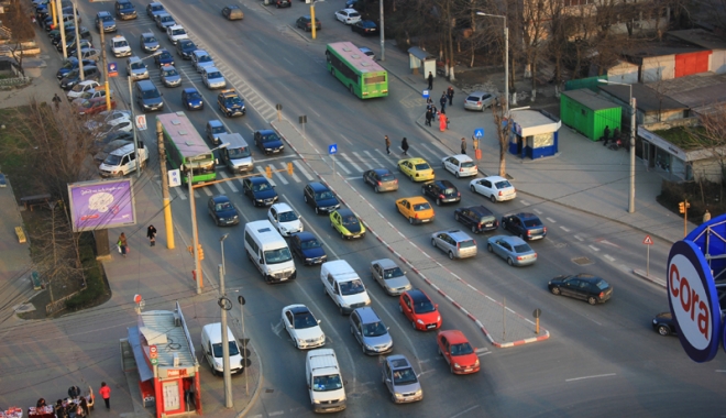 Atenție, șoferi! Trafic îngreunat pe bulevardul I.C. Brătianu, în zona Cora - trafic-1465545425.jpg