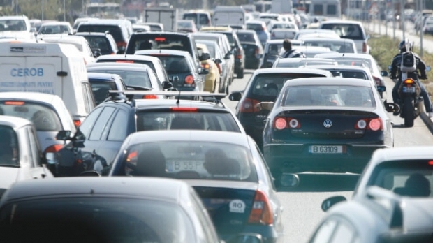 Trafic aglomerat pe mai multe drumuri naționale și autostrăzi - trafic-1523281470.jpg