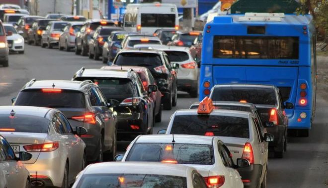 Şoferii care vor să susţină examenul teoretic o pot face cu vaccin, test sau certificat de trecere prin boală - trafic-1635347463.jpg